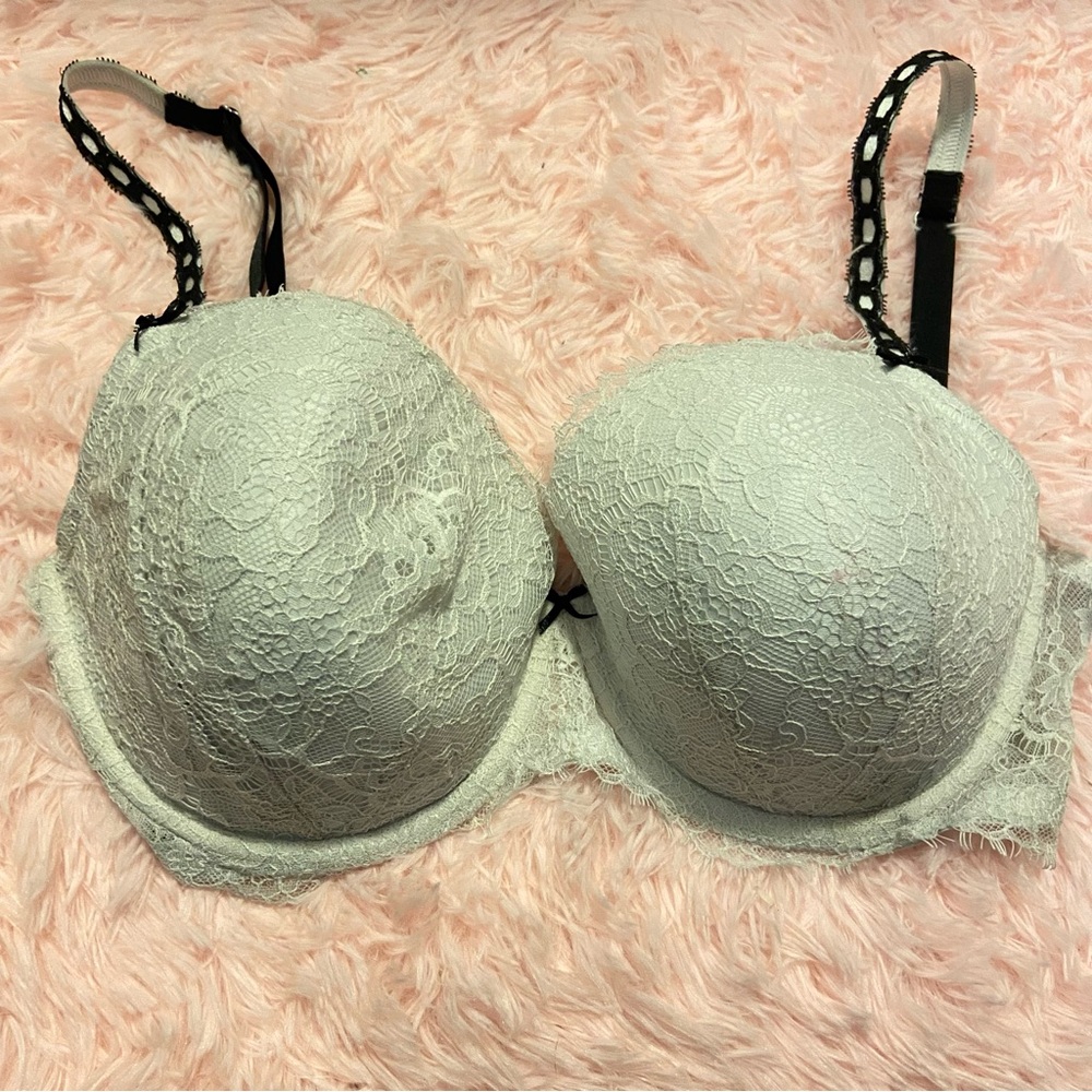 Casual White Victoria’s Secret Bra